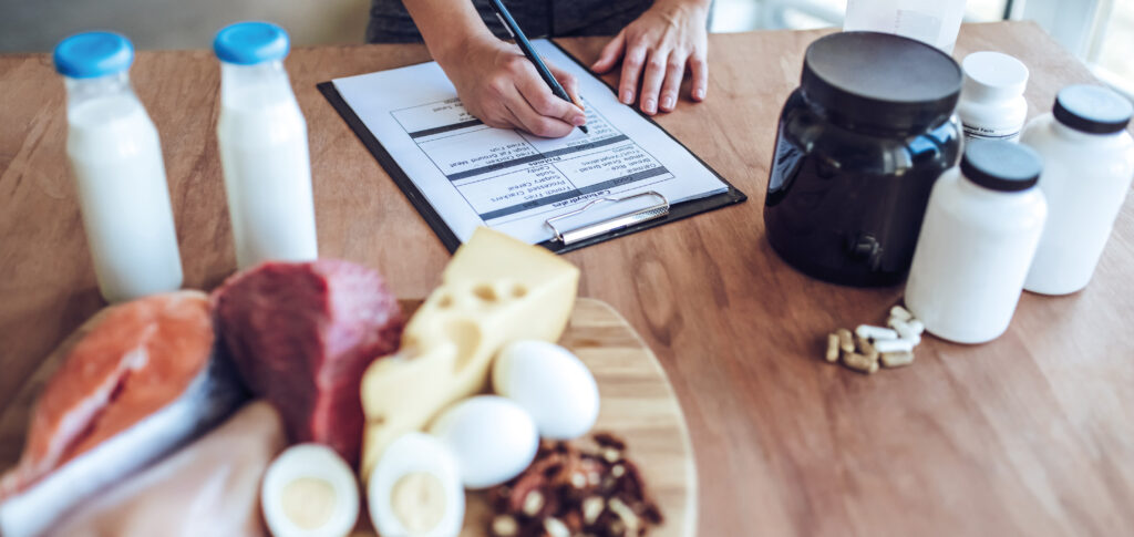 Diseño de plan de alimentación para deportistas y atletas de alto rendimiento.  