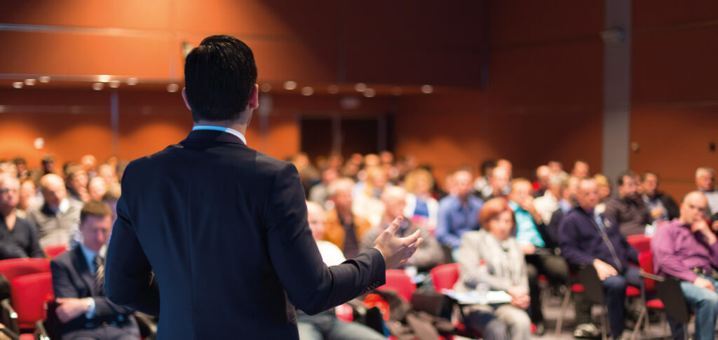 Presentarse en foros nacionales e internacionales

Participar en la dirección de tesis

Dirigir talleres o seminarios en el nivel doctoral