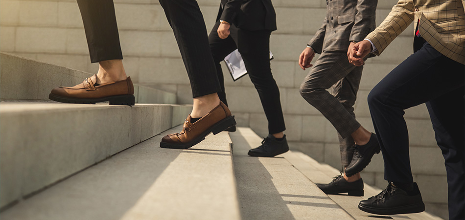 Analiza tu desempeño laboral antes de solicitar un ascenso en el trabajo. 