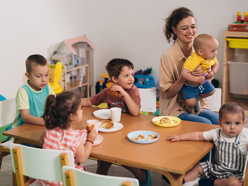 Alimentación para bebés en la guardería o las escuelas. 